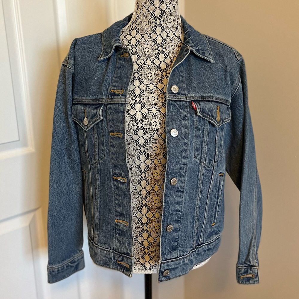 Levi’s trucker jacket